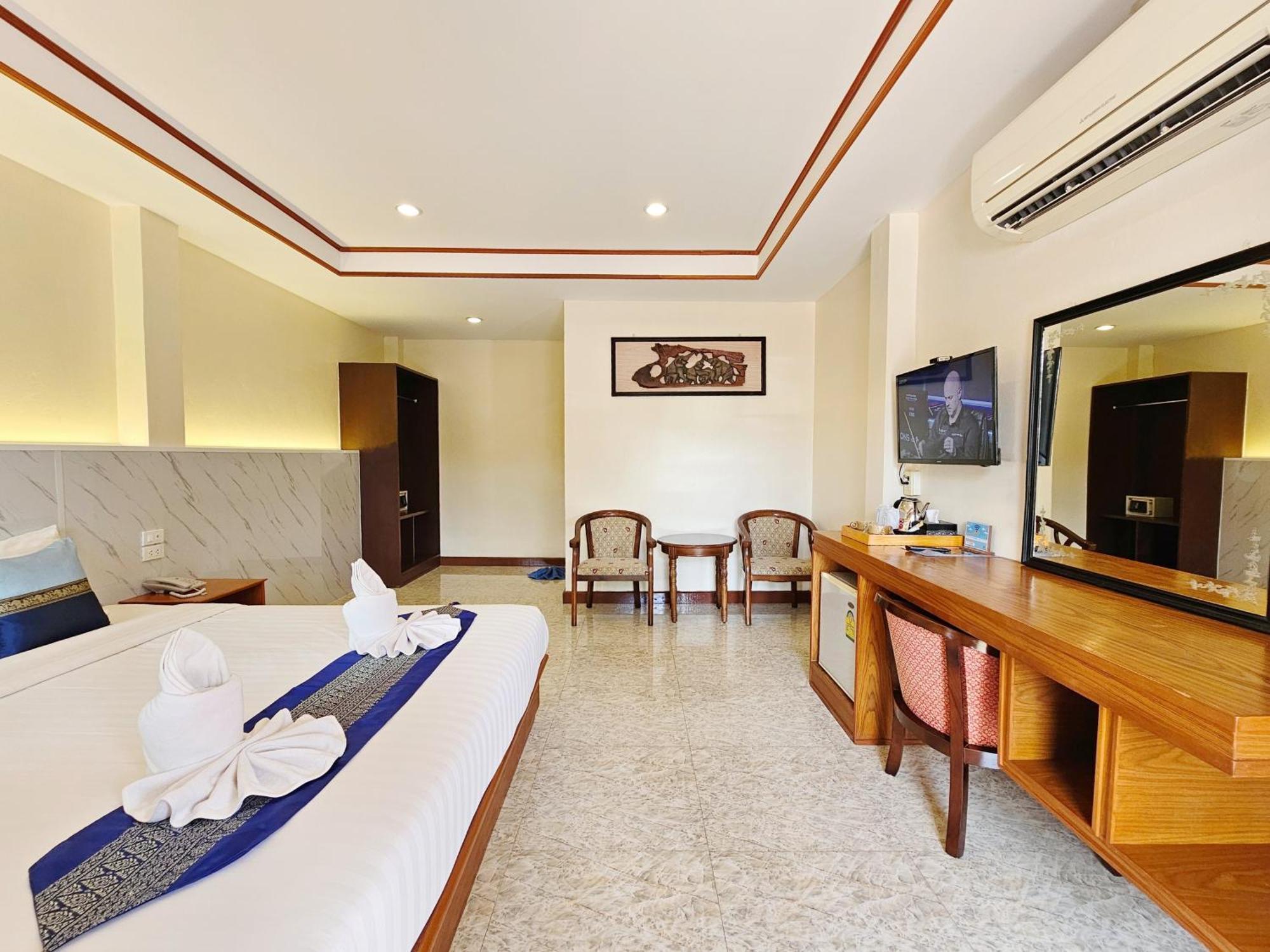 Phaithong Sotel Resort Chalong Exterior foto